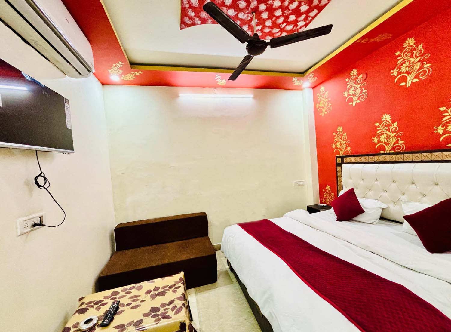 Honeymoon Room